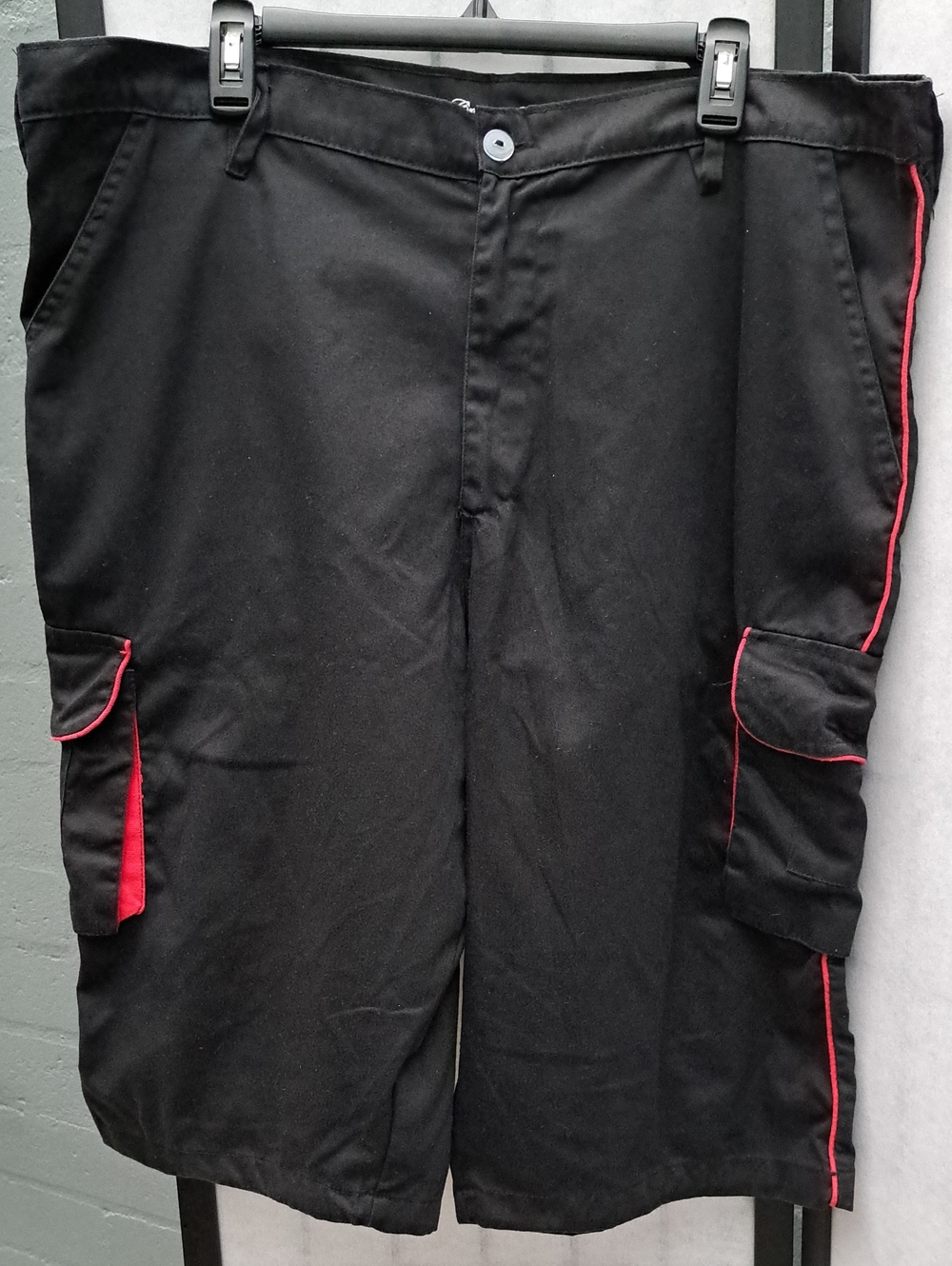 Men's Black & Red Cargo Shorts Size 38